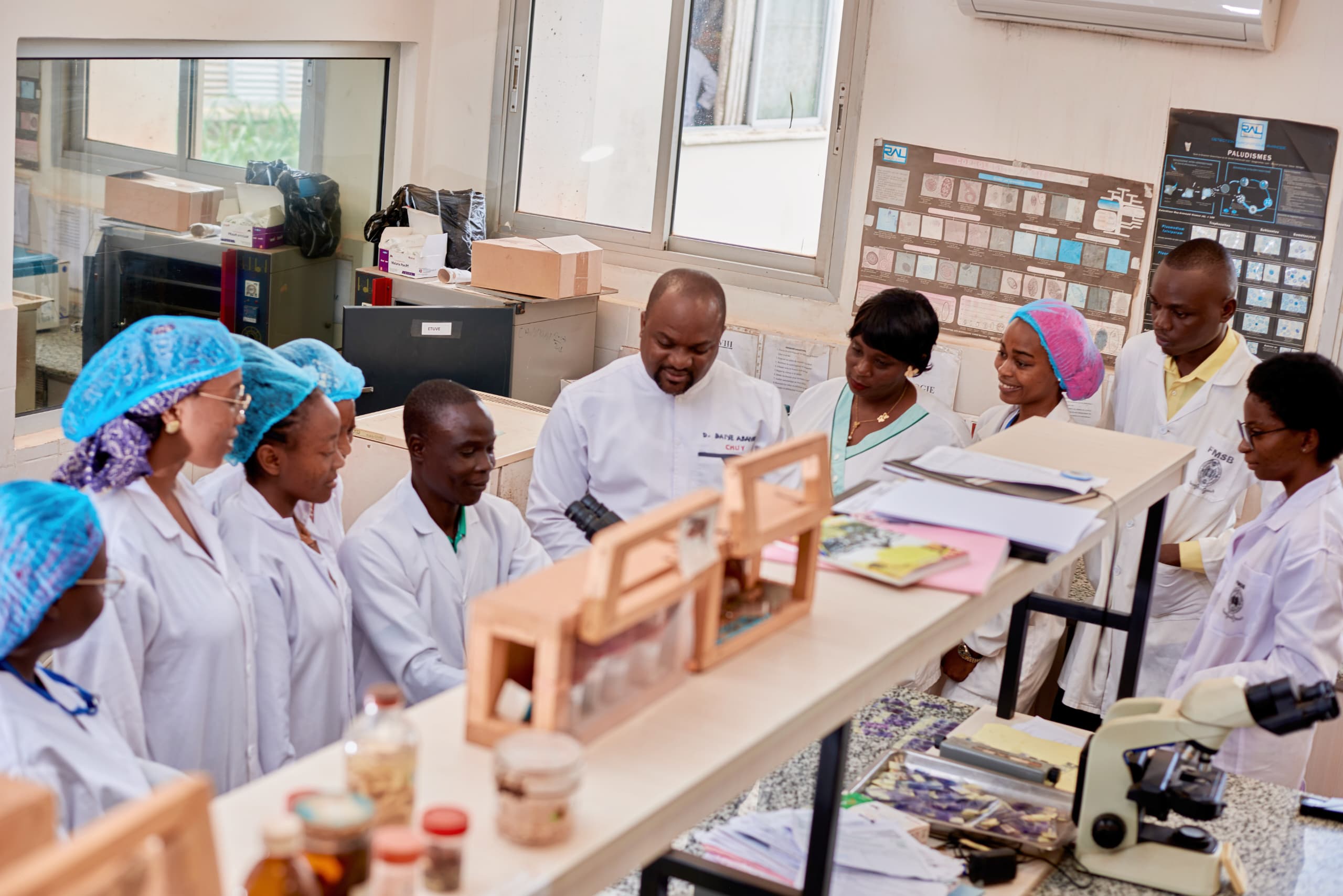 Étudiants en médecine au CHU Yaoundé